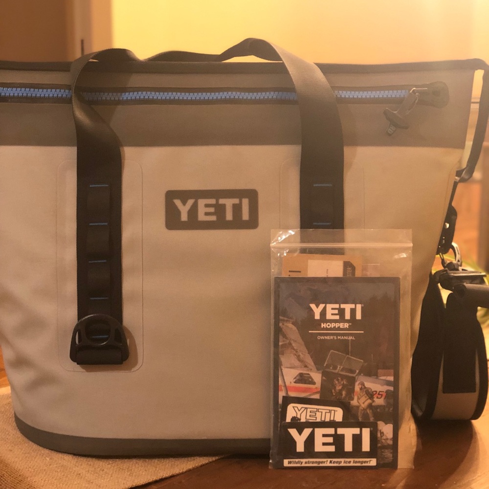 Like New (NWOT) Yeti Hopper Two 30 Cooler Bag
